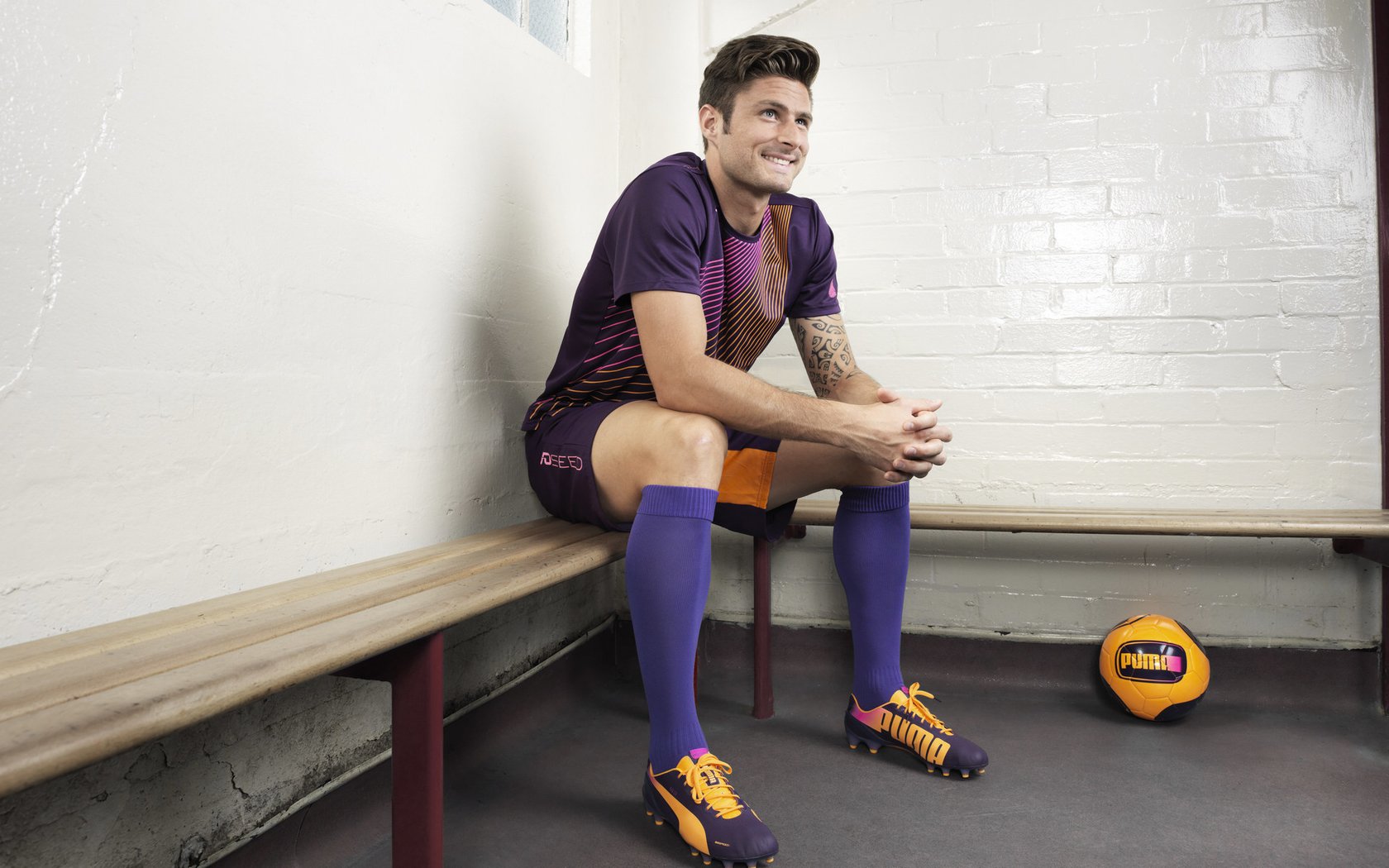 KAIYUNAPP-AC米兰依靠节奏变化掌控控球权，ac米兰强不强